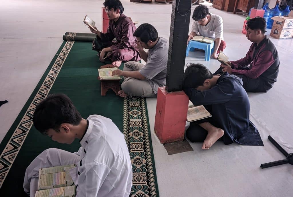 Metode hafalan Al-Qur'an pesantren mahasiswa pesmadai